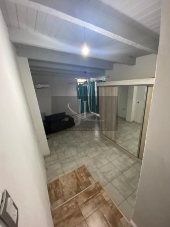 En Venta Casa de 3 dormitorios + departamento Barrio Altos de Villa Cabrera