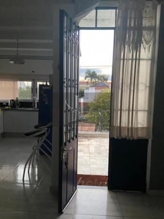 En Venta Casa de 3 dormitorios + departamento Barrio Altos de Villa Cabrera