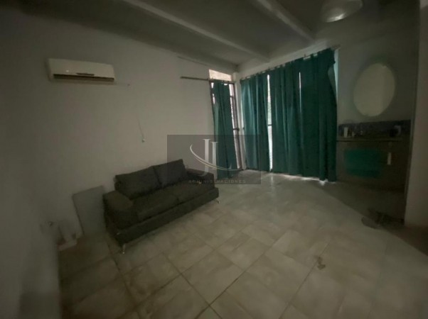 En Venta Casa de 3 dormitorios + departamento Barrio Altos de Villa Cabrera