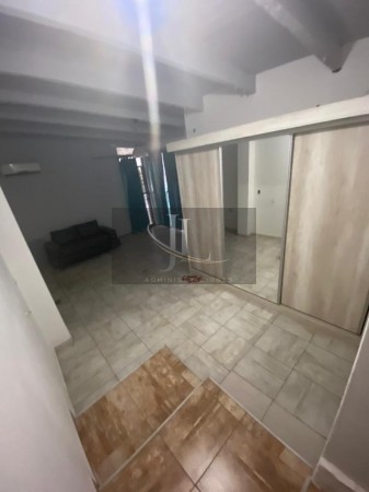 En Venta Casa de 3 dormitorios + departamento Barrio Altos de Villa Cabrera