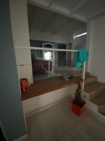 En Venta Casa de 3 dormitorios + departamento Barrio Altos de Villa Cabrera