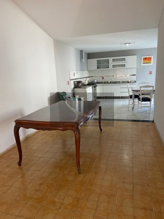 En Venta Casa de 3 dormitorios + departamento Barrio Altos de Villa Cabrera