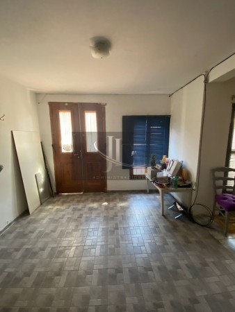 En Venta Casa de 3 dormitorios + departamento Barrio Altos de Villa Cabrera