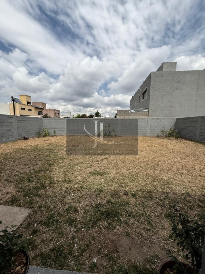 CASA EN VENTA - BARRIO COMARCA DE VILLA ALLENDE 